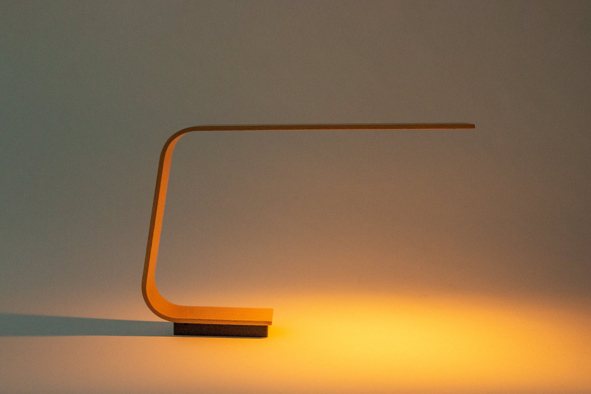 TANZAKU Lamp （タンザクランプ）コの字型 木製 充電式｜ストーリオ